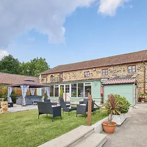  Holiday home Host & - The Arches